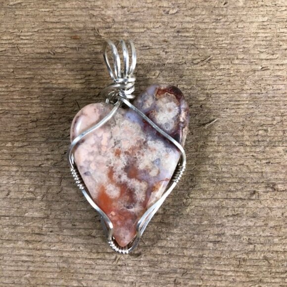 Fossilized Coral Jasper Asymmetrical Heart Necklace Pendant - Picture 2 of 4